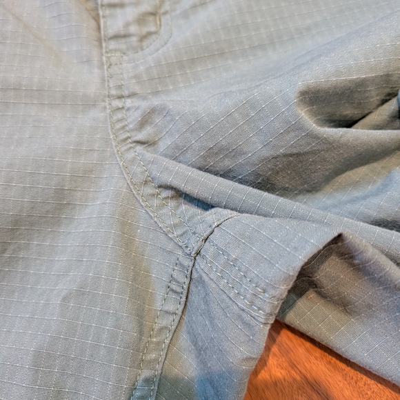 Carhartt Women's Green Athletic Shorts - Picture 3 of 6